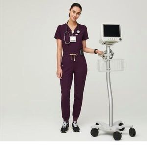 DEEP PURPLE FIGS SCRUB TOP
